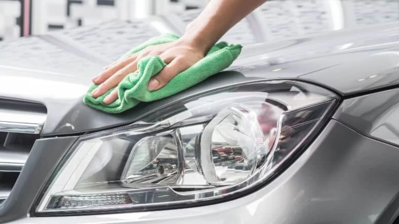 How-To-Clean-Foggy-Headlights